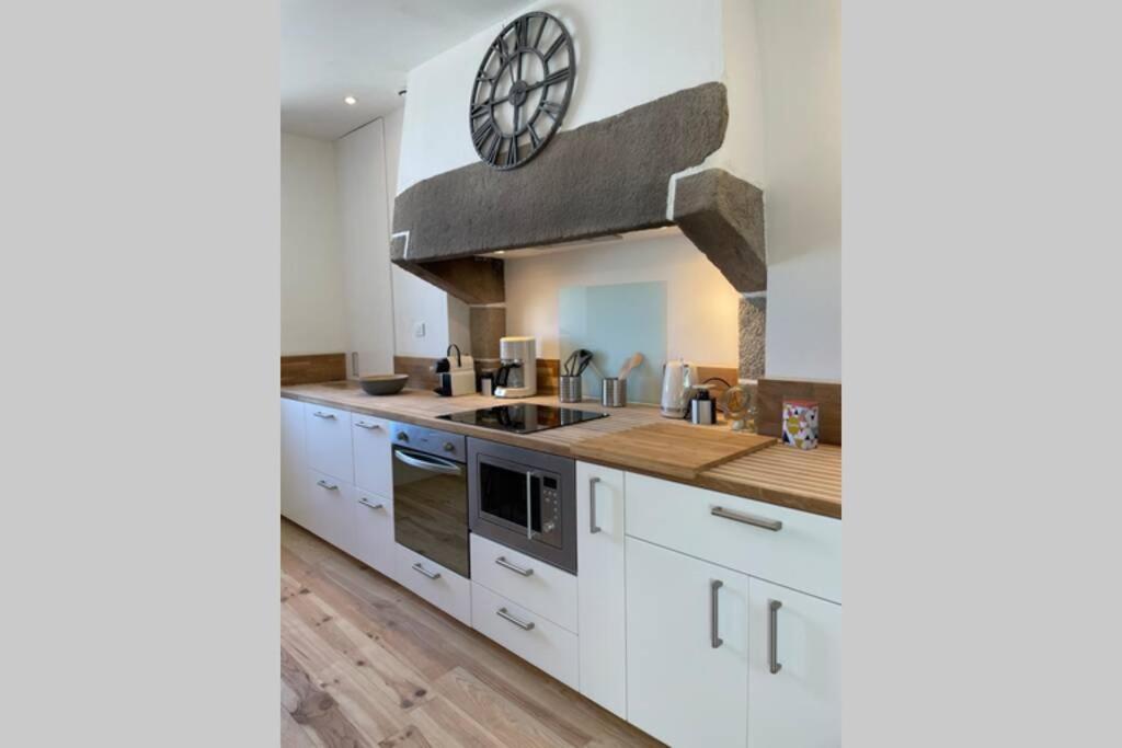 Maison De Caractere Cote De Granit Rose *